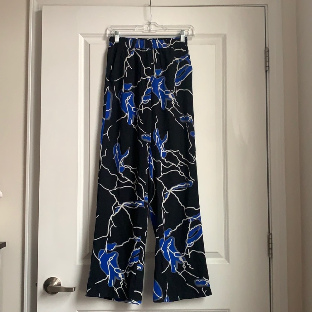 Pattern flared pants